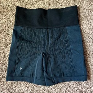 Lululemon Ribbed Bike Shorts
